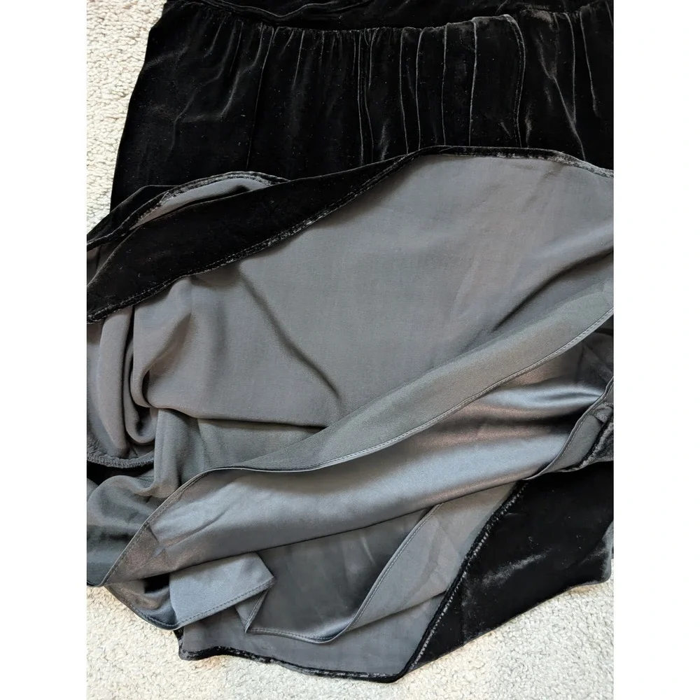 Express Velvet Cocktail Dress Women 10 Black Surplice V-Neck Ruffle Mini Party